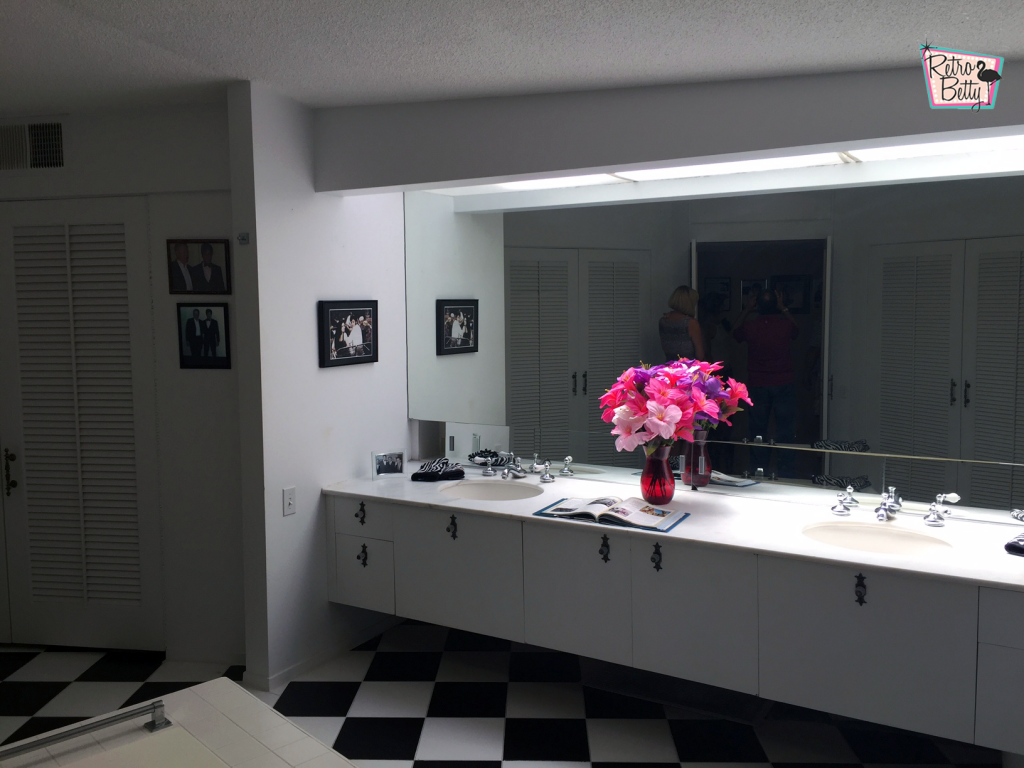 Bathroom_mirror